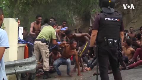 155 Migrants Jump Fence From Morocco to Spain | VOANews