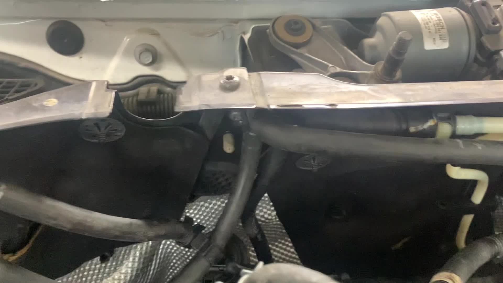 2007 VW Touareg 3.6 V6 Timing Repair Part 1 "Removing The Engine"