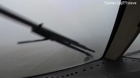 Flying blind! Boeing 767 pilots descend through nerve-wracking thick clouds