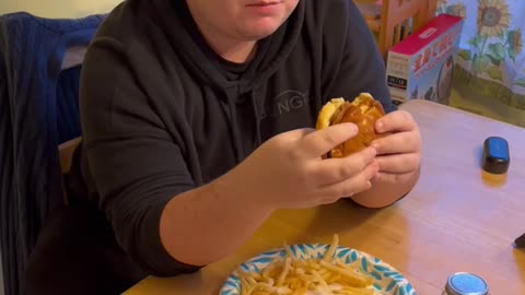 Peter tries Spicey Chicken from Whataburger
