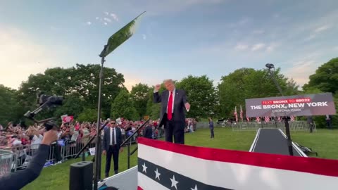 Trump does his signature dance move during Bronx rally