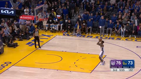 Stephen Curry gets heated in the refs face after no foul call on this play vs Kings