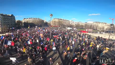 Incredible Demonstration In Front Of The Eiffel Tower In Paris
