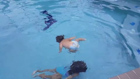 1-Year-Old Swims by Herself __ ViralHog