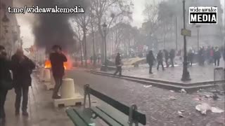 The streets of Ukraine look like a complete warzone. Actually no, it's France.