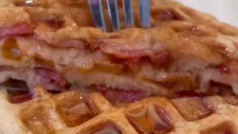 Bacon waffles 😮💨 #grubspot #bacon #waffles #breakfast #food #foodtiktok