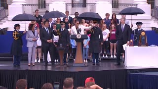 Kamala Harris Takes Stage At College Athlete Day And It Immediately Starts Raining