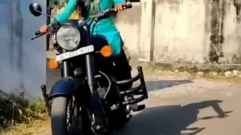 🔥Bike Rider🔥Girl Vs Boy🔥 Bike Lovers 💗 Latest Moj Video🔥 Bike Ride 🔥 Bike Stunt 🔥 Bike Race