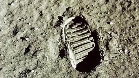 Chinese_Researches_Discover_an_Odd_Substance_on_the_Moon