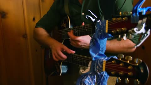 Mark Kroos Plays Dueling Banjos From Deliverance by Himself