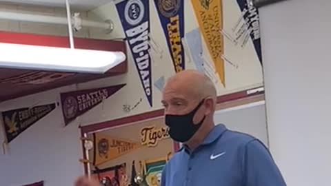 Teacher gets TRIGGERED over masks in Oregon