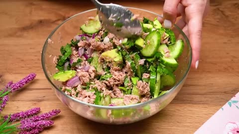 Nur 1 Avocado und Thunfisch! Dieses Rezept kennen nur wenige! Leckeren Avocadosalat