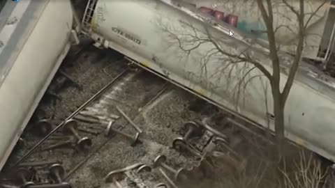 🚨🚝Breaking: NEW Train Derailment Video Wheels Fall OFF Carrying Hazardous Materials Detroit, MI
