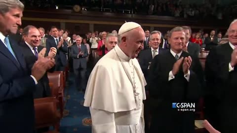 Anti-Christ Jesuit Pope Francis gets standing ovation as he enters U.S. House Chamber (Sept.24 2015)