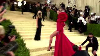 Cynthia Erivo's nails sparkle at the Met Gala