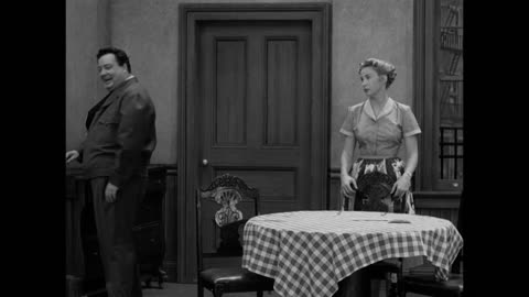 The Honeymooners: The Deciding Vote - Episode 11 of 39