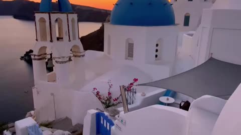 🌴🌅 Discover the Magic of Santorini! 🇬🇷✨