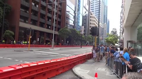 DANIEL RICCIARDO Red Bull RB7 V8 wakes Perth streets