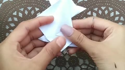 How to make frogs with paper