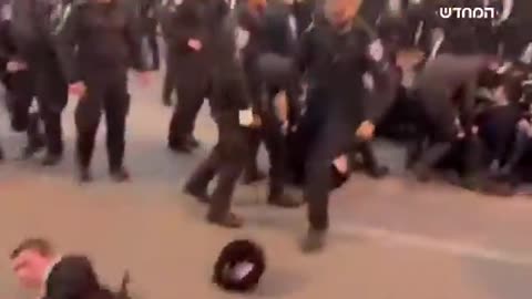 Jewish protesters demonstrated after the detention of Jewish boys and girls