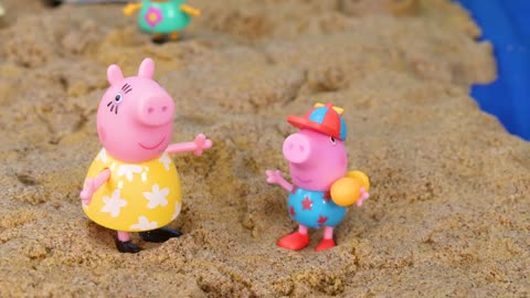 Peppa Pig at the Beach finds Dinosaur Fossils Toy Learning Video for Kids!