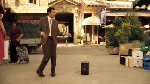 Incredible Street Performers- Mr Bean's Holiday