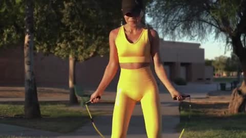 Jumping rope like this can make you ten years younger, like a magic step