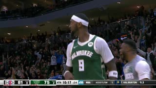 Portis Clutch Corner Three Cuts Bucks Deficit to 3 in 4th!