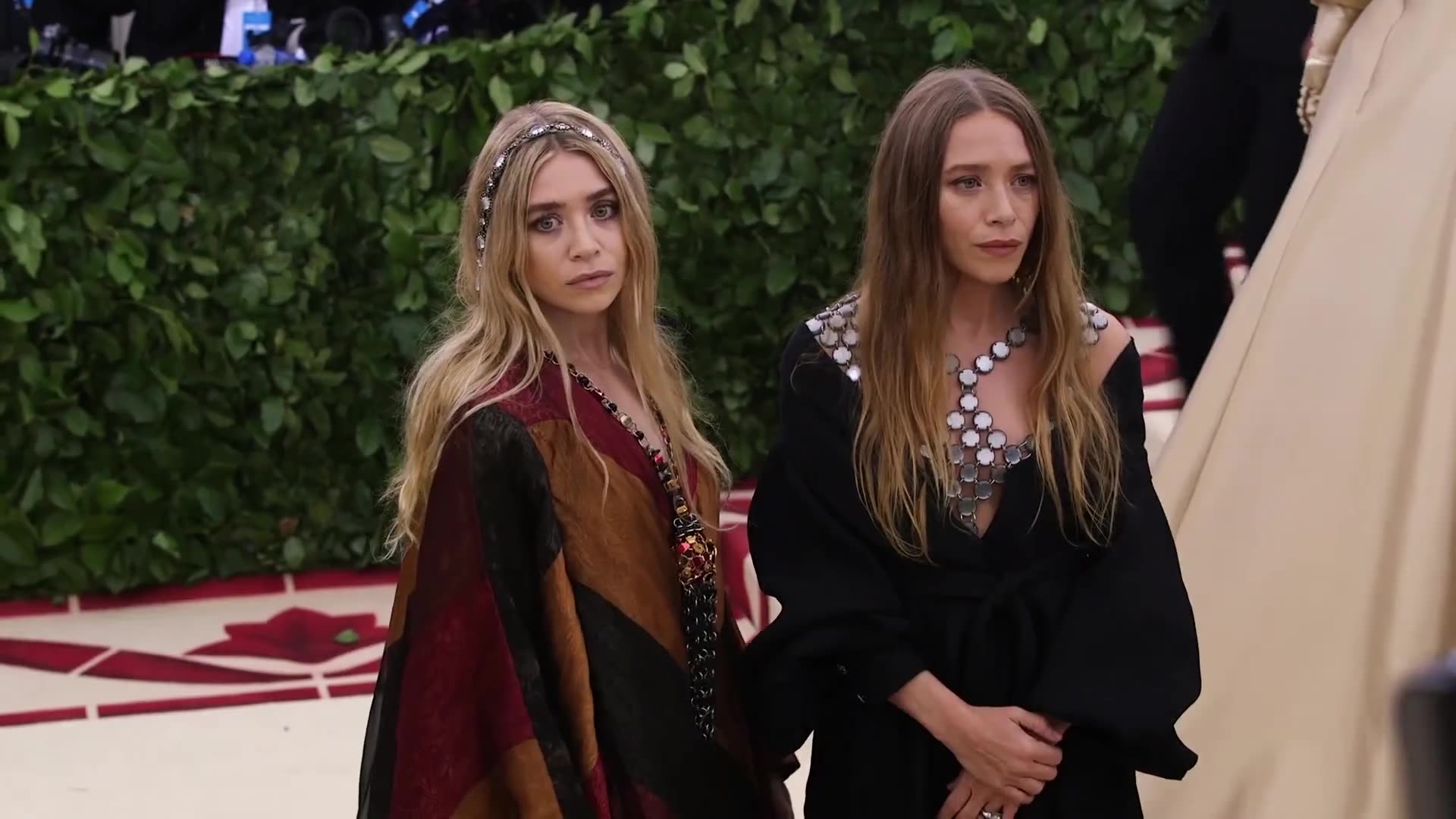 Mary-Kate and Ashley Olsen gave heartfelt speech to make amends with 'Full House' cast after Bob Saget's death