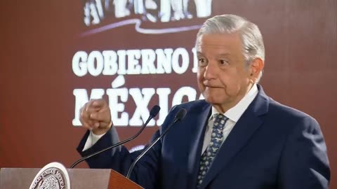 Anuncia presidente AMLO venta de vehículos oficiales en Santa Lucía. 01/29/2019