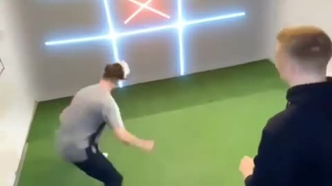 Tic-tac-toe game played by Football amazing video.