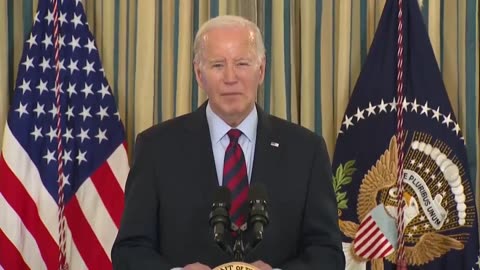 Biden, Struggling to Read from His Giant Teleprompter, Claims His ‘Economic Fission’ Is ‘Working’