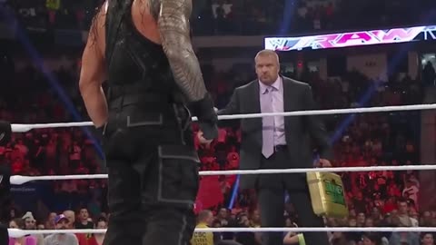 Roman angry fight not close any ones