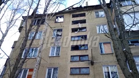 Ukrainian fighters destroy residential buildings