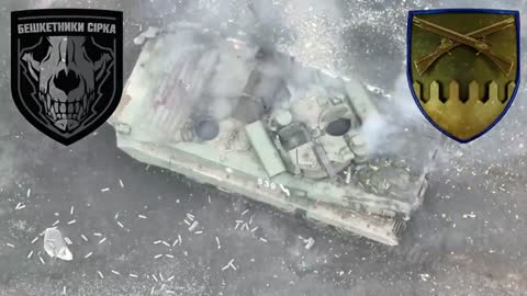 High quality video of Ukrainian drone chasing and attacking Russian BMP-1