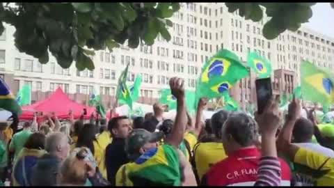 Terceira dia de manifestação no Brasil contra o comunismo