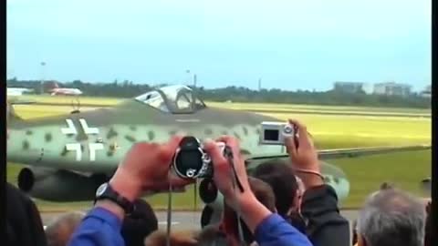 Messerschmitt Me 262 "Schwalbe" - First Flight Over Berlin after 61 Years, Historical Footage!