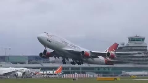 Emotional Virgin Atlantic 747 Retirement Departure with a Wing Wave. #Shorts