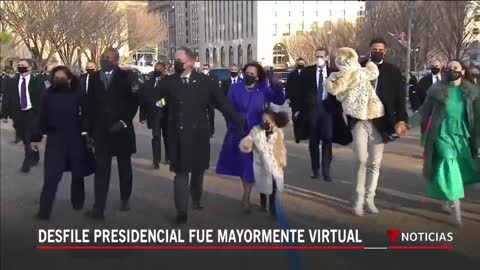 El tradicional desfile presidencial fue casi todo virtual _ Noticias Telemundo