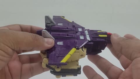 Toy Review Transformers Legacy Blitzwing