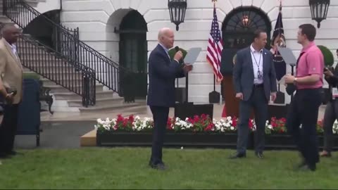 Biden says he's "not going anywhere" before rambling about how there is no traffic congestion