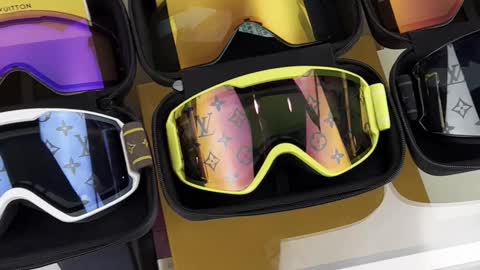 LV ski mirror black white yellow