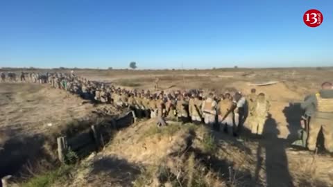 Hundreds of Ukrainian soldiers preparing for battle take military oath