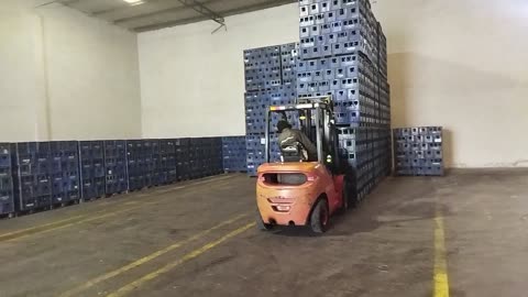 Stacking Pallets From Eye Level & High Level