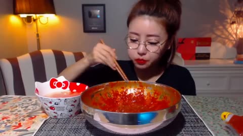Spicy Bibim-naengmyeon Mukbang Challenge [Dorothy]