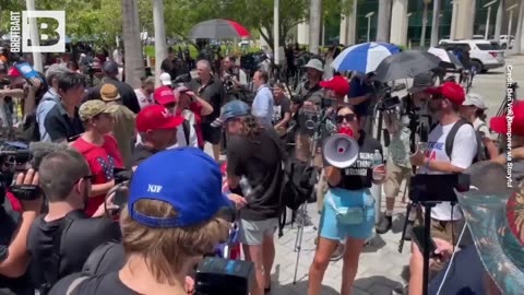 “We Love Trump!” Supporters Rally as Trump Faces Arraignment in Federal Court