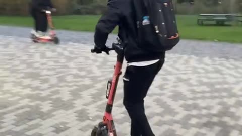 How to drive an electric scooter