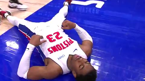NBA - Jaden Ivey goes downhill for the acrobatic and-1 finish! Thunder-Pistons