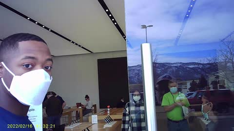 Nicholas and Apple Store Reno tangle 02.16.22