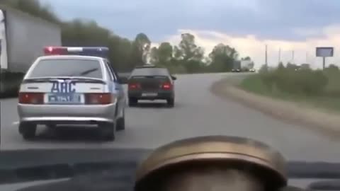INTENSE RUSSIAN POLICE CHASE RACE